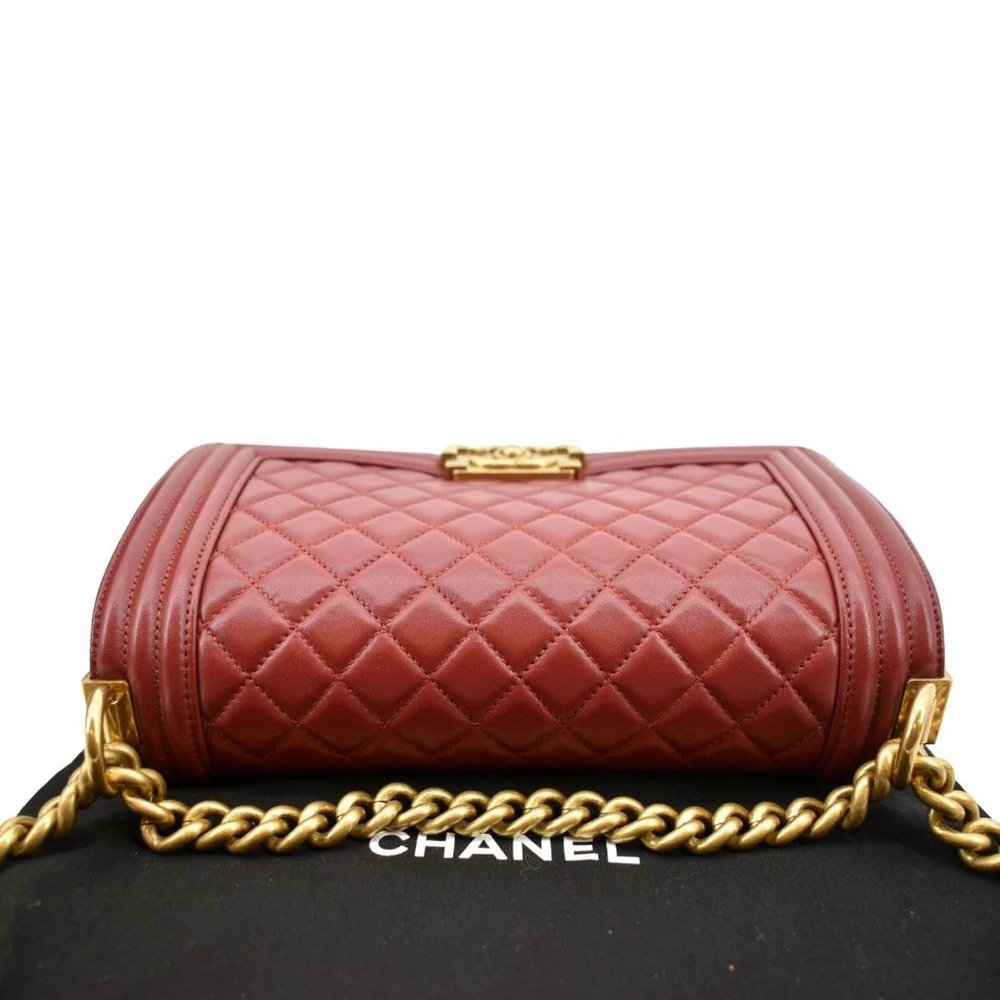 CHANEL Medium Boy Flap Calf Leather Shoulder Bag Red - Picture 4 of 14